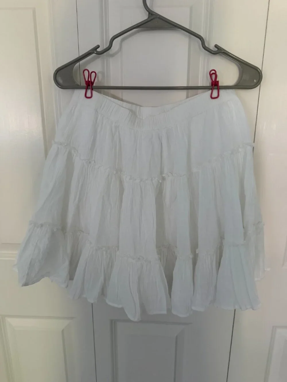 American Eagle White Ruffle Skirt - Medium